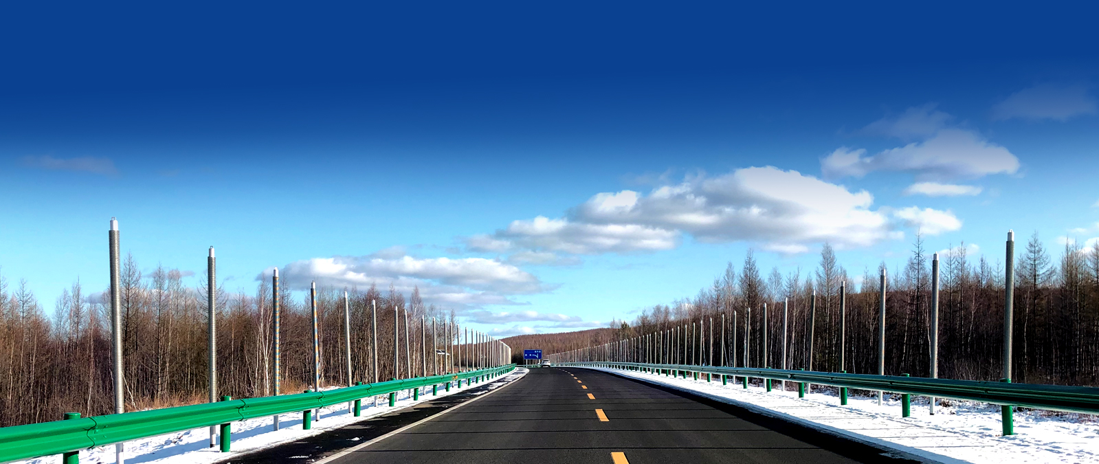 Since 2002, this magical thermoprobe has been used in multiple permafrost regions across the country, providing protection for permafrost projects in different fields such as 200 kilometers of railways, 100 kilometers of highways, and 400 kilometers of oil transportation pipelines.